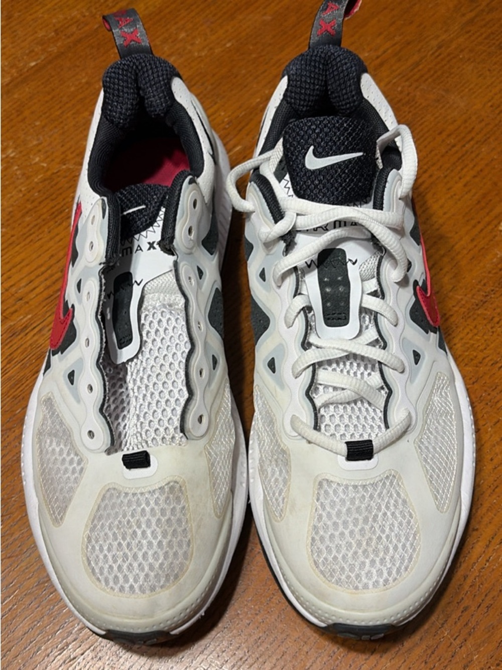 Kid’s Nike Air Max Genome Se1 GS Size 6.5Y White Black Red DC9120-100